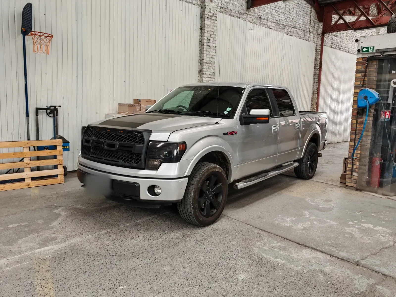 Ford F-150, avant